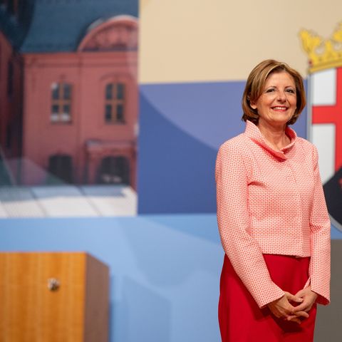 Frau Dreyer im Profil