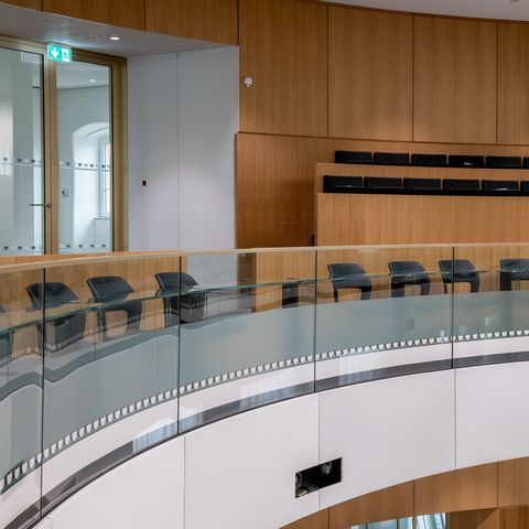 Besucherrang des neuen Plenarsaals auf der 2. Ebene