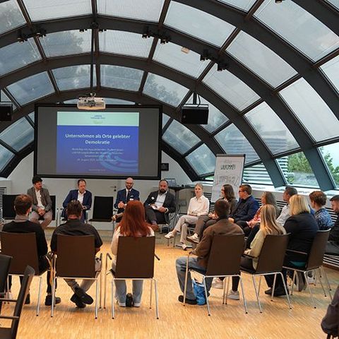 Bild aus dem Saal der Veranstaltung