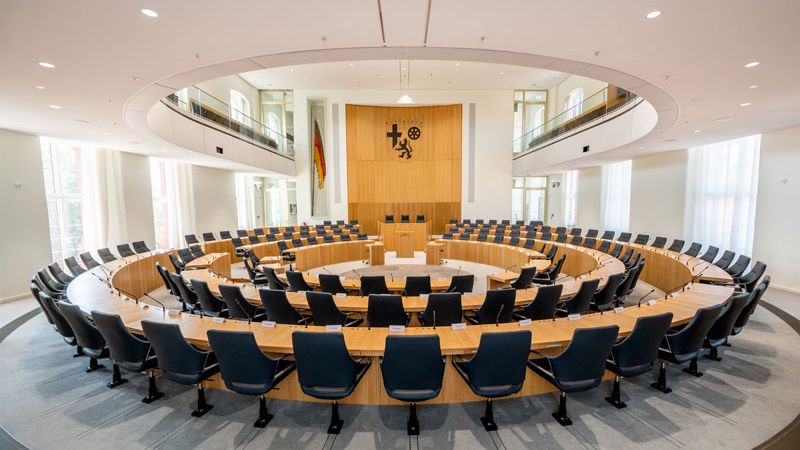 Plenarsaal im sanierten Deutschhaus