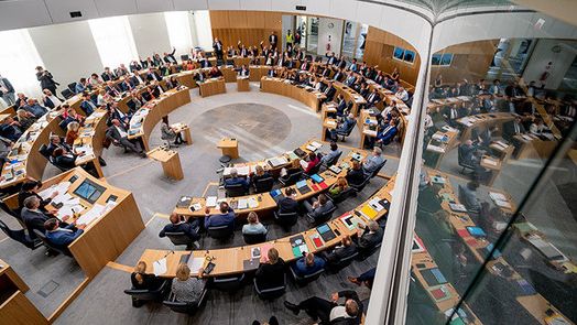 Beispielbild aus einer Plenarsitzung im Deutschhaus