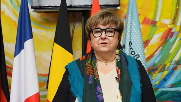 Am 09. Dezember 2022 wurde die Präsidentschaft des Interregionalen Parlamentarierrates (IPR) von Brigitte Torloting an Hendrik Hering übergeben