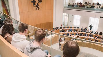 Die Besuchertribüne im Plenarsaal des Landtags.