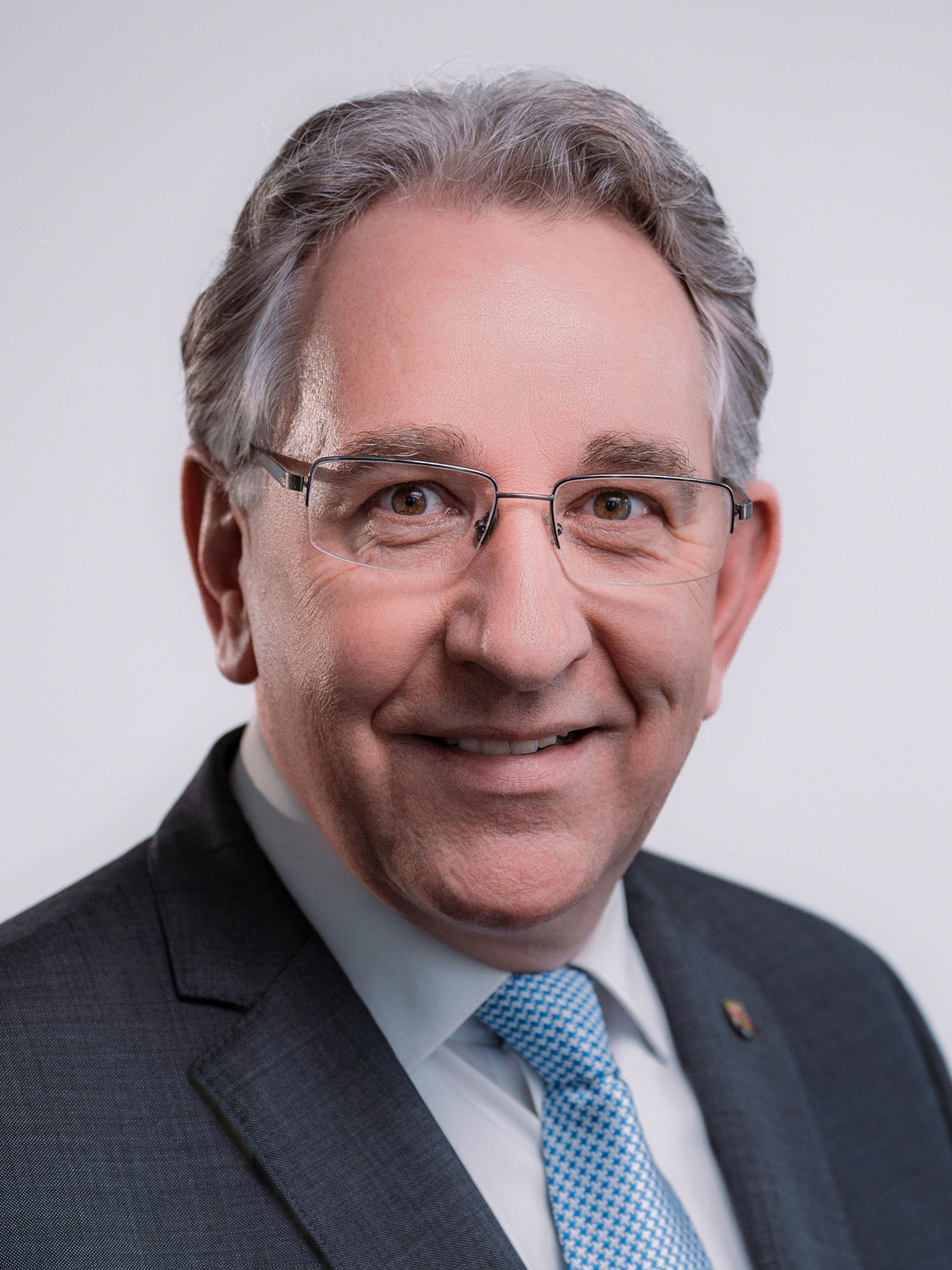 Der Vizepräsident des Landtags Rheinland-Pfalz, Matthias Lammert. Das Foto ist ein vertikal ausgerichtetes Portrait