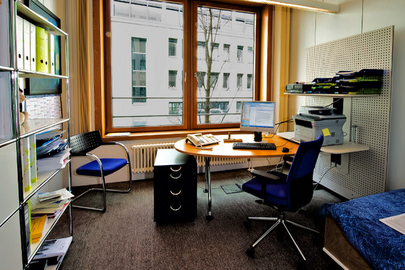 Ausschnitt aus einem Abgeordnetenbüro im Abgeordnetenhaus ©Landtag RLP / K. Benz Ausschnitt aus einem Abgeordnetenbüro im Abgeordnetenhaus