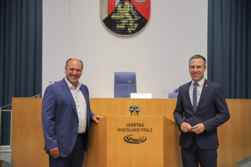Der Vorsitzende des Ausschusses für Umwelt und Forsten Marco Weber (links) und der stellvertretende Vorsitzende Nico Steinbach (rechts)