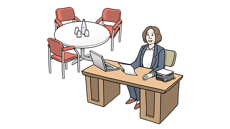 Eine Zeichnung von einer Frau am Arbeits-Platz. Die Frau sitzt an einem Schreibtisch. Sie hat ein Blatt Papier in der Hand. Auf dem Schreibtisch steht ein Laptop.