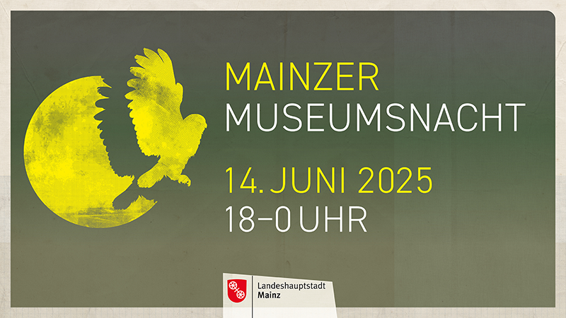Zu sehen ist ein Halbmond und eine fliegende Eule sowie der Schriftzug "Mainzer Museumsnacht Zu sehen ist ein Halbmond und eine fliegende Eule sowie der Schriftzug "Mainzer Museumsnacht
