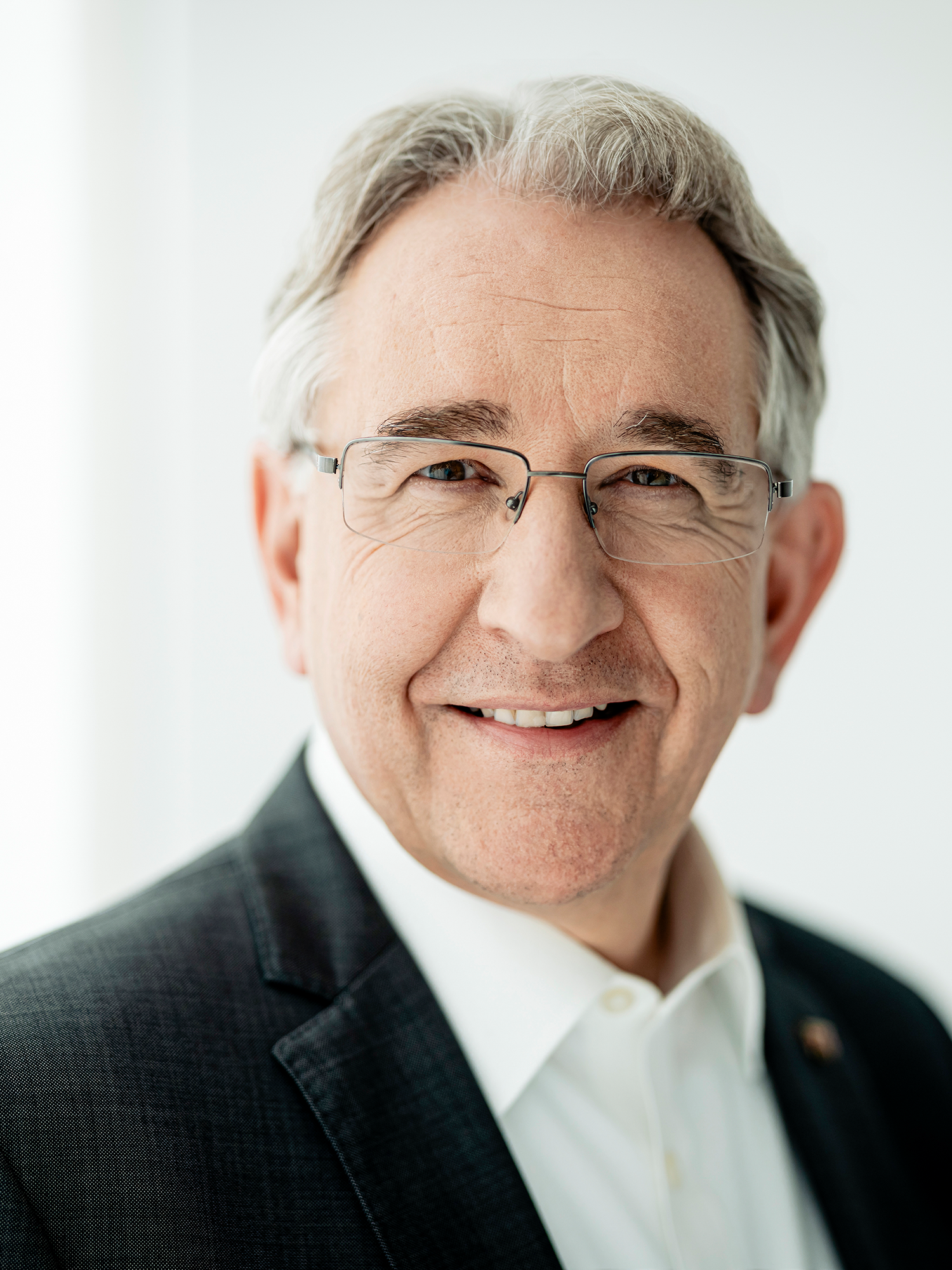 Zu sehen ist das Porträtfoto von Matthias Lammert.